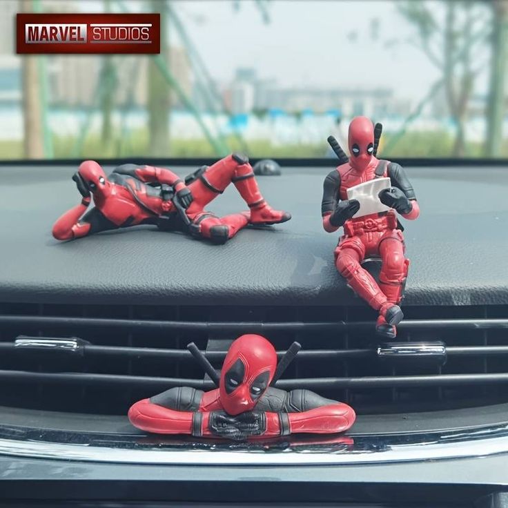 Gifts- Deadpool - Action Figures